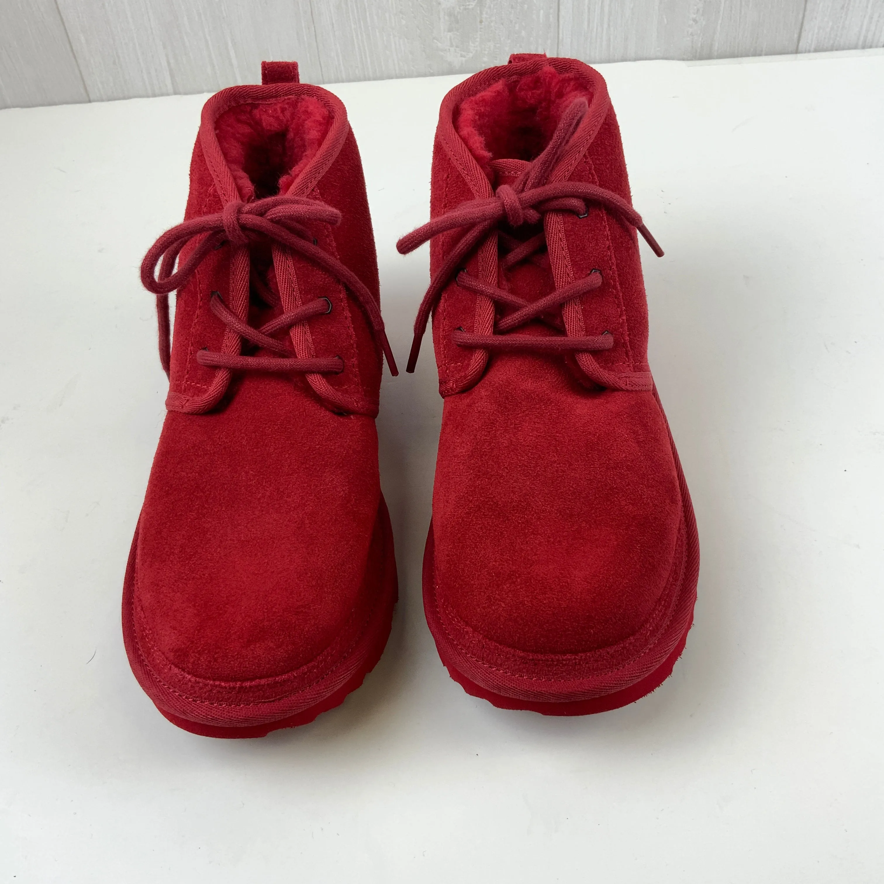 Boots Snow By Ugg  Size: 6